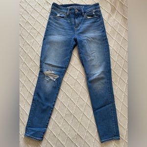 American Eagle size 4 short